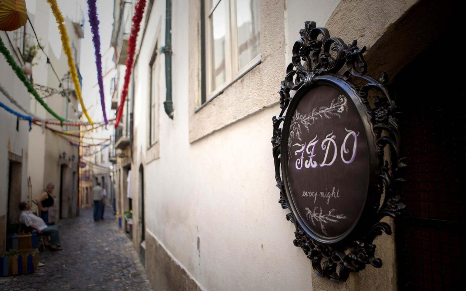 Alfama Chic Penabuquel Apartment Lisbon Exterior photo